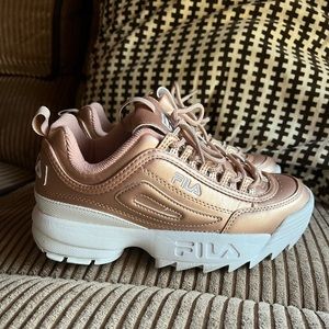 fila women's shoe size 7.5 like new I accept offers